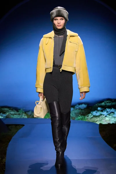 Look 38